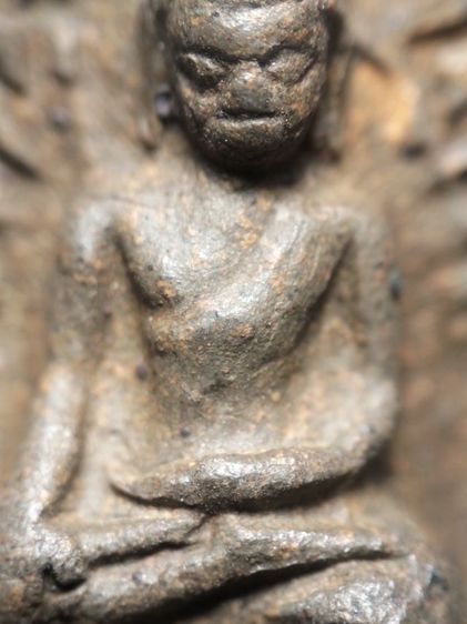 พระรอดลำพูนเนื้อเขียวหินครกครับ รูปที่ 7