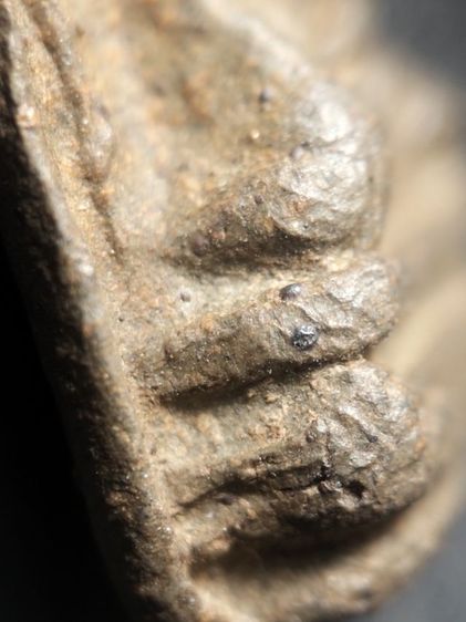 พระรอดลำพูนเนื้อเขียวหินครกครับ รูปที่ 12