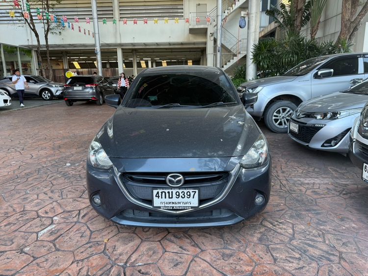 Mazda Mazda 2 2015 1.3 High Plus Sedan เบนซิน ไม่ติดแก๊ส เกียร์อัตโนมัติ เทา รูปที่ 2