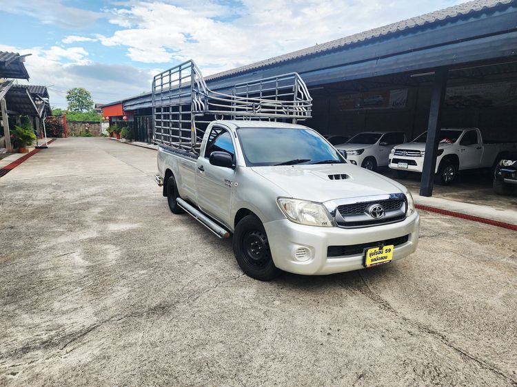 รถ Toyota Hilux Vigo 3.0 J สี บรอนซ์เงิน