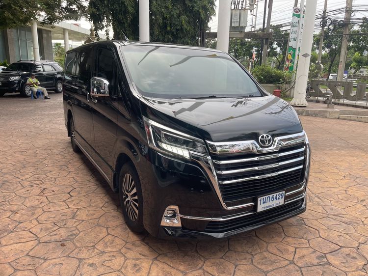 รถ Toyota Majesty 2.8 Grand สี ดำ