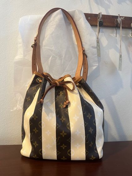 LOUIS VUITTON RAYURE MONGRAM PETITE NOE DRAWSTRING รูปที่ 2