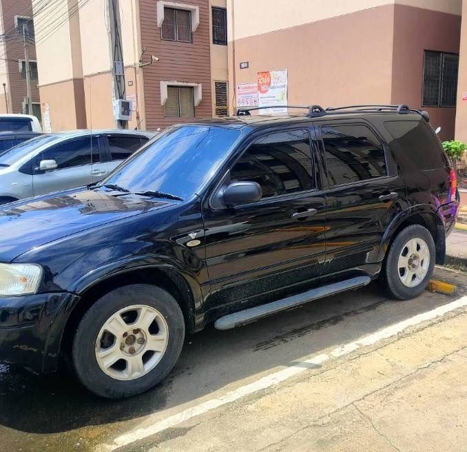 Ford Escape 2004 3.0 XLT 4WD เบนซิน เกียร์อัตโนมัติ ดำ รูปที่ 2