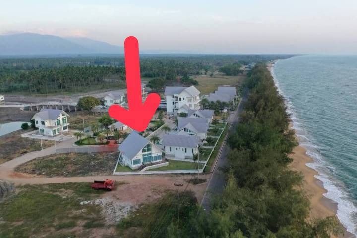 ขายบ้านพักตากอากาศหรูติดทะเลทับสะแก ขนาด 125 ตรว. 176 ตรม. ประจวบคีรีขันธ์