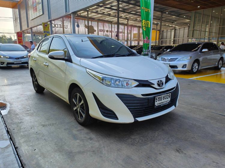 Toyota Yaris ATIV 2019 1.2 E Sedan เบนซิน ไม่ติดแก๊ส เกียร์อัตโนมัติ ขาว