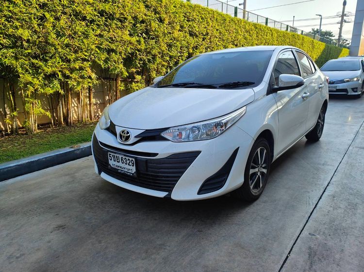 Toyota Yaris ATIV 2019 1.2 E Sedan เบนซิน ไม่ติดแก๊ส เกียร์อัตโนมัติ ขาว รูปที่ 3