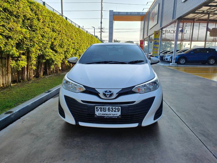 Toyota Yaris ATIV 2019 1.2 E Sedan เบนซิน ไม่ติดแก๊ส เกียร์อัตโนมัติ ขาว รูปที่ 2