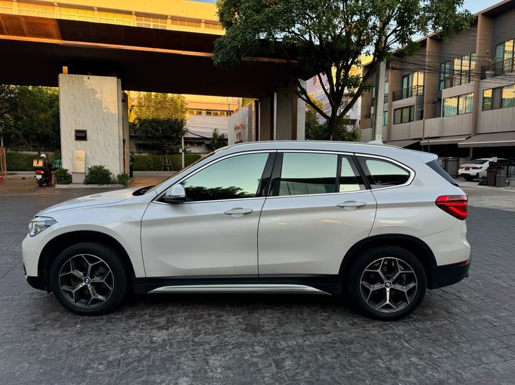 BMW X1 2018 2.0 sDrive18d xLine Utility-car ดีเซล ไม่ติดแก๊ส เกียร์อัตโนมัติ ขาว รูปที่ 3