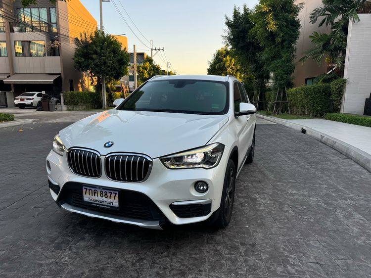รถ BMW X1 2.0 sDrive18d xLine สี ขาว