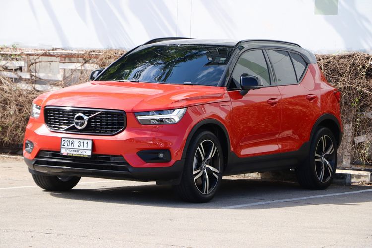 Volvo XC40 2021 2.0 T5 R-Design 4WD Utility-car ปลั๊กอินไฮบริด (PHEV) ไม่ติดแก๊ส เกียร์อัตโนมัติ แดง รูปที่ 3