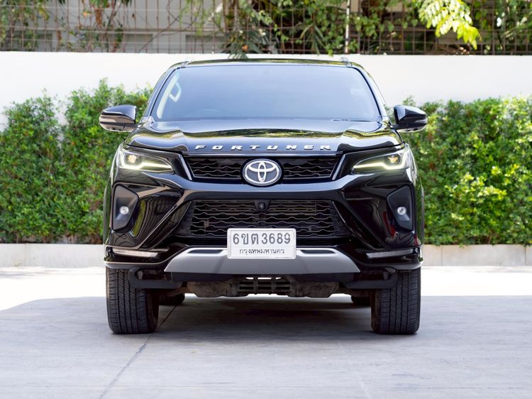 Toyota Fortuner 2022 2.4 Leader V Utility-car ดีเซล ไม่ติดแก๊ส เกียร์อัตโนมัติ ดำ รูปที่ 2
