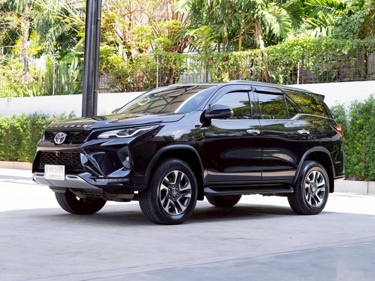 Toyota Fortuner 2022 2.4 Leader V Utility-car ดีเซล ไม่ติดแก๊ส เกียร์อัตโนมัติ ดำ รูปที่ 3