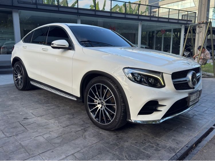 Mercedes-Benz GLC-Class 2021 GLC250 Sedan เบนซิน เกียร์อัตโนมัติ ขาว รูปที่ 3