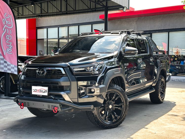 รถ Toyota Hilux Revo Double Cab 4x4 2.8 Rocco สี ดำ