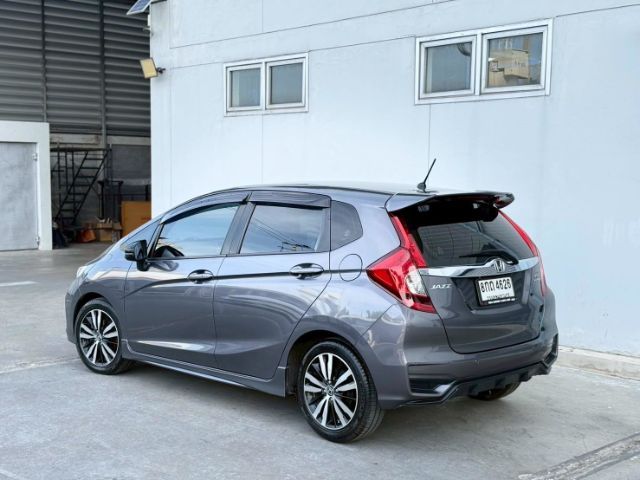 Honda Jazz 2019 1.5 RS i-VTEC Sedan เบนซิน ไม่ติดแก๊ส เกียร์อัตโนมัติ เทา รูปที่ 3