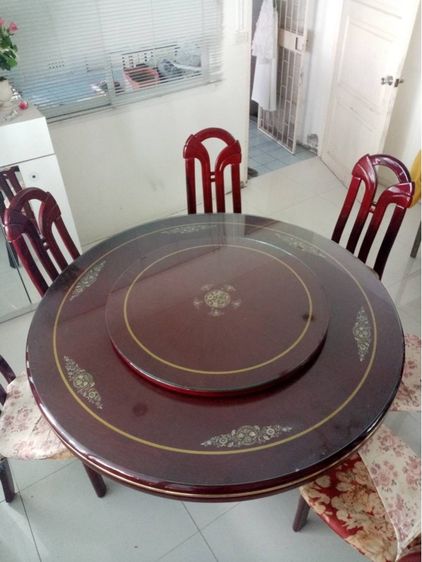 โต๊ะมุก