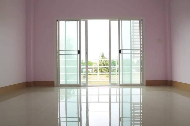 ตกแต่งครบ 2015 ให้เช่า ขาย ทาวน์เฮาส์ 2 ชั้น เมืองตราด For Rent  Sale  2-Storey Townhouse in Trat City รูปที่ 4