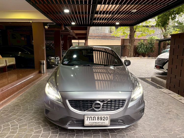 Volvo V40 2017 2.0 T4 Sedan เบนซิน ไม่ติดแก๊ส เกียร์อัตโนมัติ เทา รูปที่ 2
