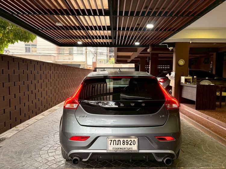 Volvo V40 2017 2.0 T4 Sedan เบนซิน ไม่ติดแก๊ส เกียร์อัตโนมัติ เทา รูปที่ 4