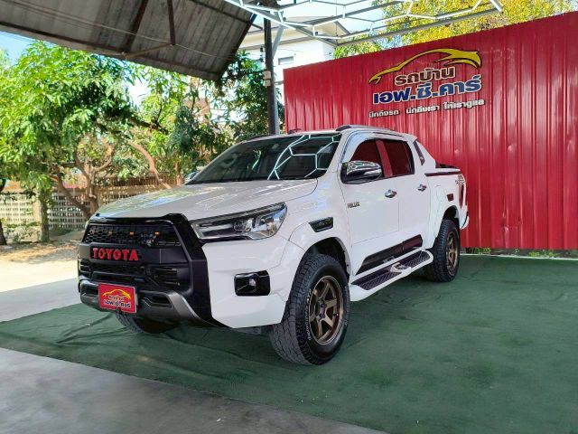 รถ Toyota Hilux Revo 2.4 E Prerunner สี ขาว