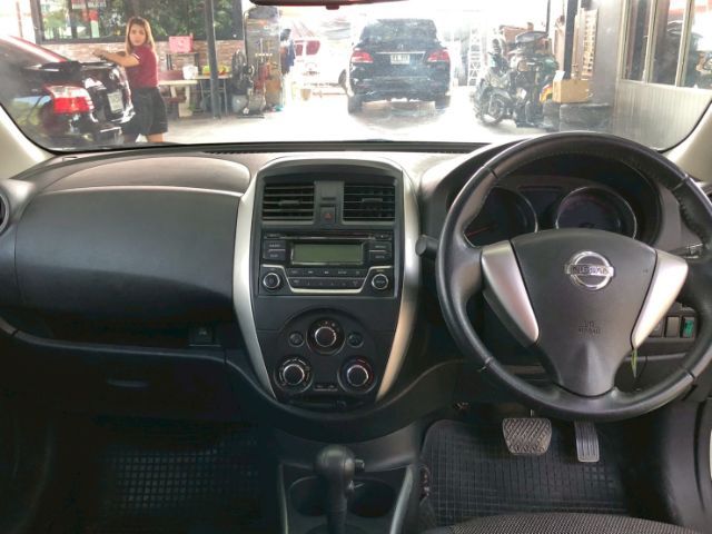 Nissan Almera 2017 1.2 E Sportech Sedan เบนซิน ไม่ติดแก๊ส เกียร์อัตโนมัติ ขาว รูปที่ 3