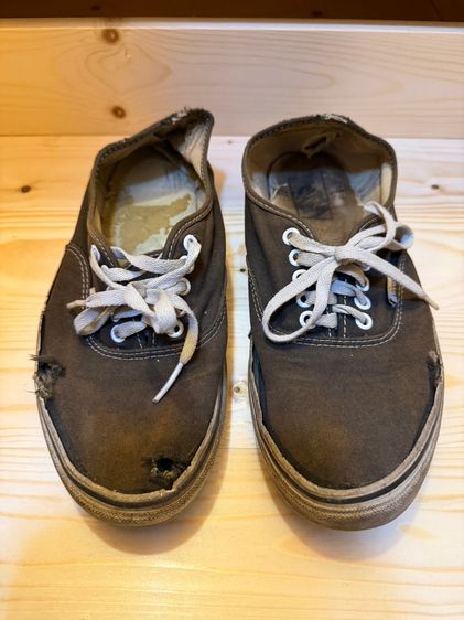 รองเท้า VANS AUTHENTIC ใส่แล้วเป็นวัยรุ่นเทสดี EUR 42