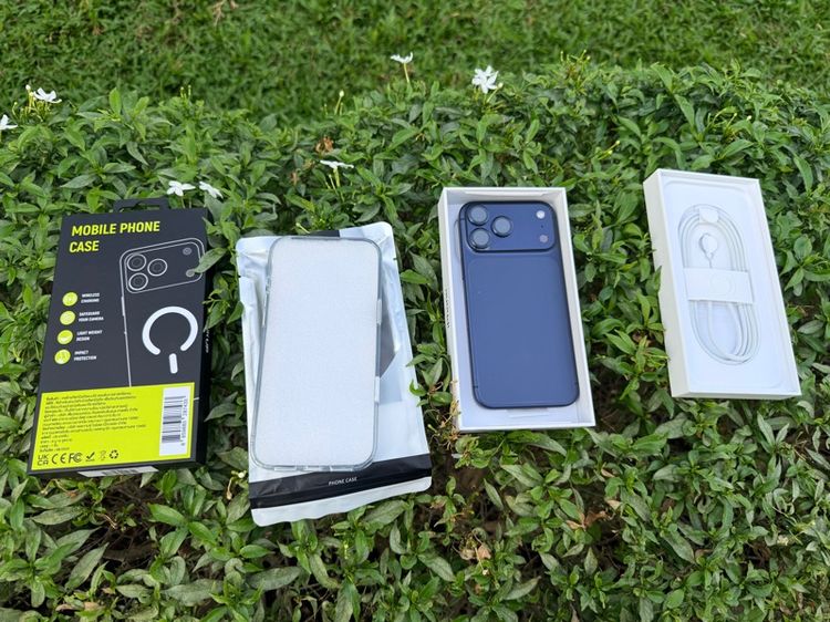 ขายไอโฟน 17 Pro Max 512 GB สี Blue แบต 100 ประกันเหลือ 15 พย 69 ไร้รอย รูปที่ 3