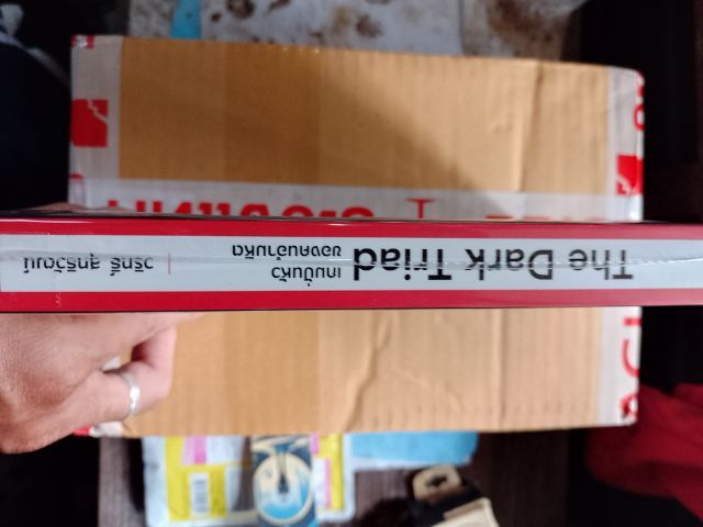 หนังสือ The Dark Traid รูปที่ 3