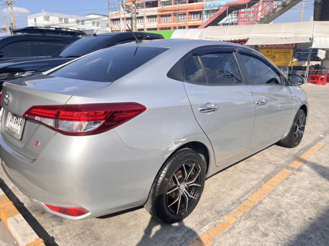 Toyota Yaris ATIV 2019 1.2 S Sedan เบนซิน ไม่ติดแก๊ส เกียร์อัตโนมัติ บรอนซ์เงิน รูปที่ 3