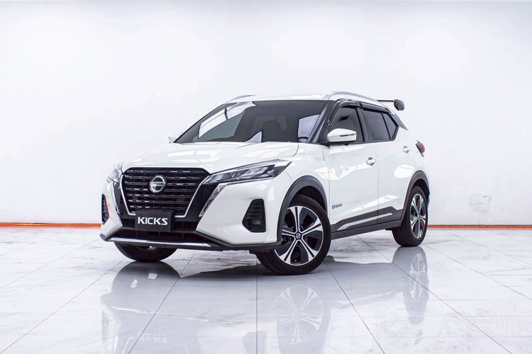 รถ Nissan Kicks 1.2 V สี ขาว