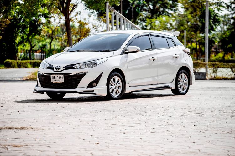Toyota Yaris ATIV 2019 1.2 Entry Sedan เบนซิน เกียร์อัตโนมัติ ขาว รูปที่ 4