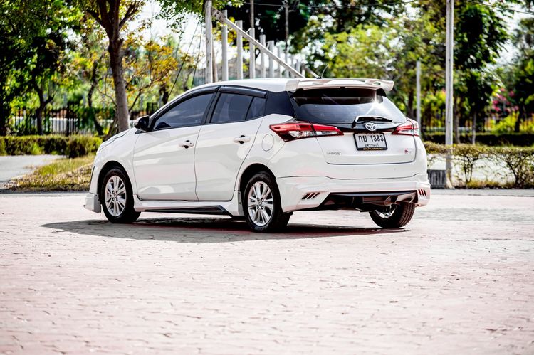 Toyota Yaris ATIV 2019 1.2 Entry Sedan เบนซิน เกียร์อัตโนมัติ ขาว รูปที่ 3