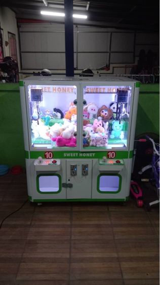 ตู้คีบตุ๊กตา 5,500