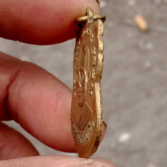 เหรียญเสมาหลวงพ่อทวดวัดช้างไห้ รุ่นสาม ปี 04 บล็อกสองจุด เนื้อกะไหล่ พระบ้านแบ่งบูชา รูปที่ 4