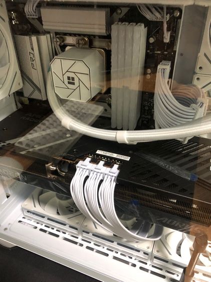 AMD Radeon RX 9070 XT Elite 16G รูปที่ 2