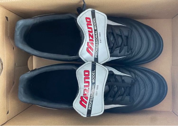 รองเท้าฟุตบอล รูปที่ 2