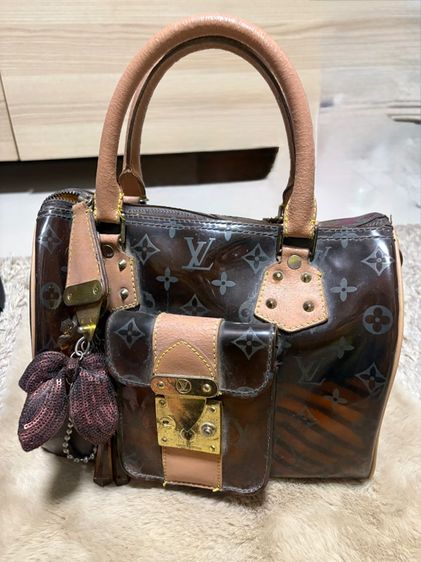 กระเป๋าถือ