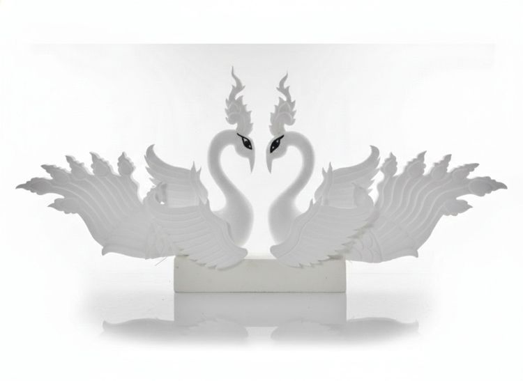 หงส์แกะสลักโรยกากเพชร รูปที่ 5