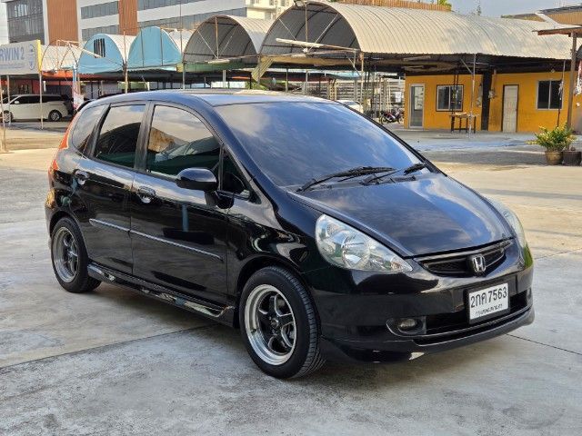 Honda Jazz 2005 1.5 E-V VTEC Sedan เบนซิน ไม่ติดแก๊ส เกียร์อัตโนมัติ ดำ รูปที่ 2