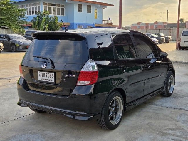 Honda Jazz 2005 1.5 E-V VTEC Sedan เบนซิน ไม่ติดแก๊ส เกียร์อัตโนมัติ ดำ รูปที่ 3