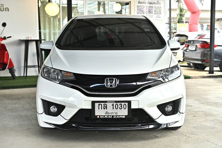 Honda Jazz 2017 1.5 V Plus i-VTEC Sedan เบนซิน ไม่ติดแก๊ส เกียร์อัตโนมัติ ขาว รูปที่ 2