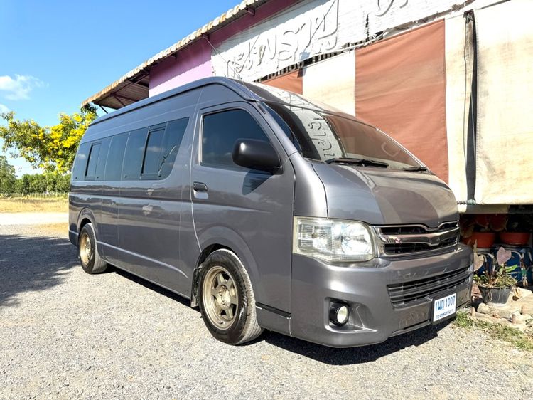 รถ Toyota Commuter 2.5 สี เทา