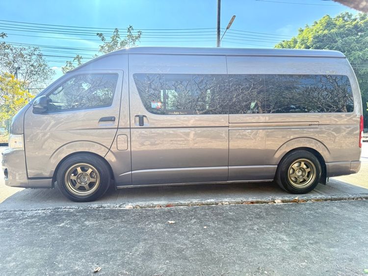 Toyota Commuter 2013 2.5 Van ดีเซล ไม่ติดแก๊ส เกียร์ธรรมดา เทา รูปที่ 4