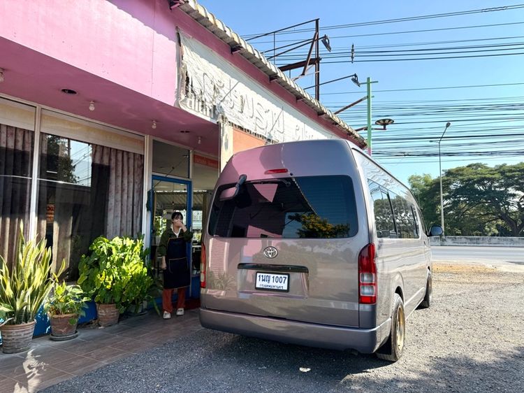 Toyota Commuter 2013 2.5 Van ดีเซล ไม่ติดแก๊ส เกียร์ธรรมดา เทา รูปที่ 2