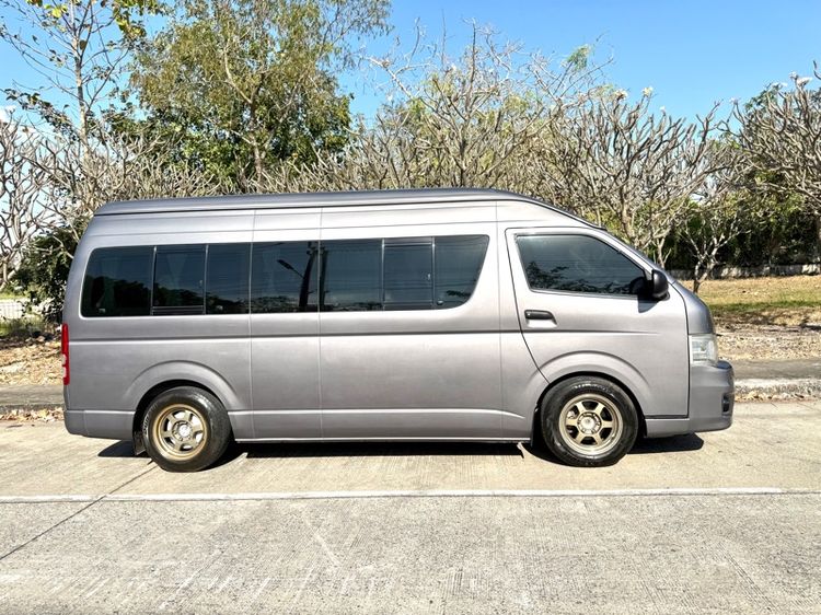Toyota Commuter 2013 2.5 Van ดีเซล ไม่ติดแก๊ส เกียร์ธรรมดา เทา รูปที่ 3