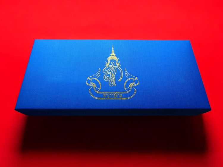 เหรียญสมเด็จพระนเรศวรมหาราช รุ่นสู้ หลังพระนามาภิไธย สก. ปี2548 ชุดกรรมการ 3 เนื้อ พร้อมกล่องเดิม รูปที่ 6