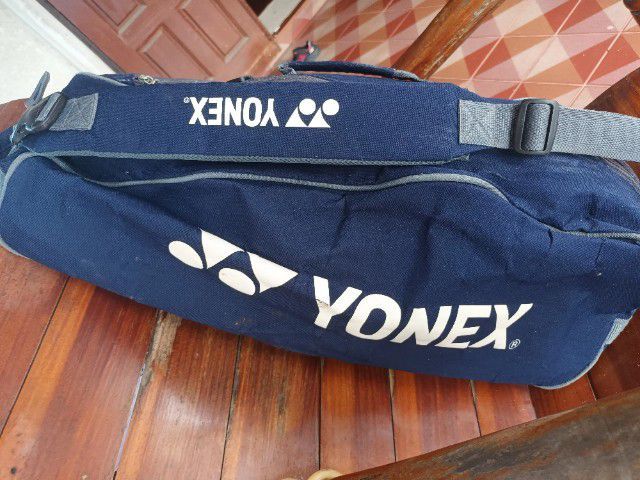 กระเป๋าใส่ไม้เทนนิสมือสองYONEXขนาด2ช่องใหญ่4ช่องเล็ก