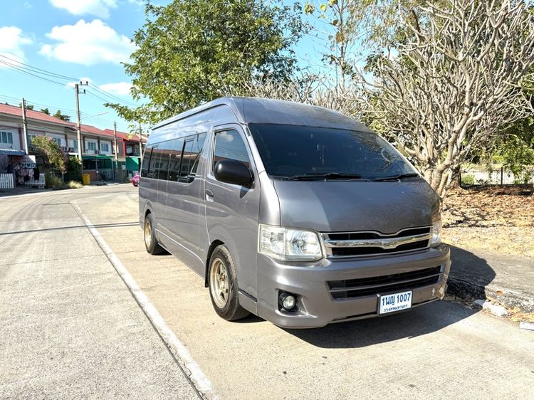 รถ Toyota Commuter 2.5 สี เทา