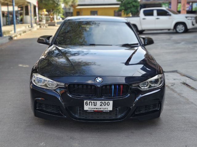 BMW Series 3 2014 320i เบนซิน เกียร์อัตโนมัติ ดำ รูปที่ 2