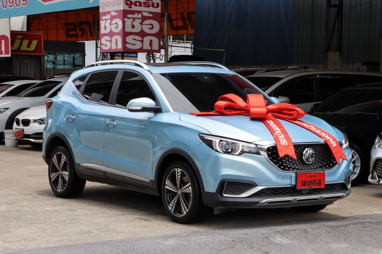 รถ MG ZS EV สี ฟ้า